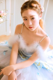 欧洲美女多人群交视频